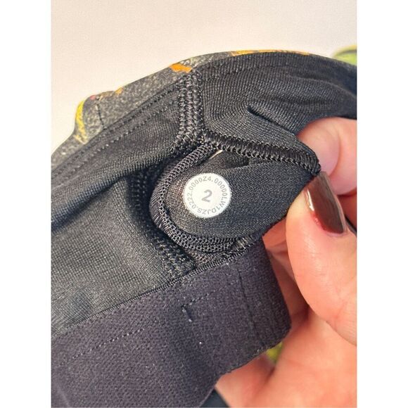 Lululemon Invigorate Training Tank Top sz 2 - Picture 7 of 7